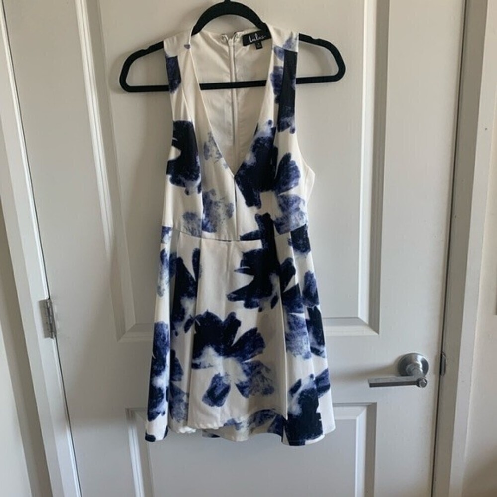 LULU’S Seeing Chic Floral V-Neck Dress Size S - Picture 3 of 14